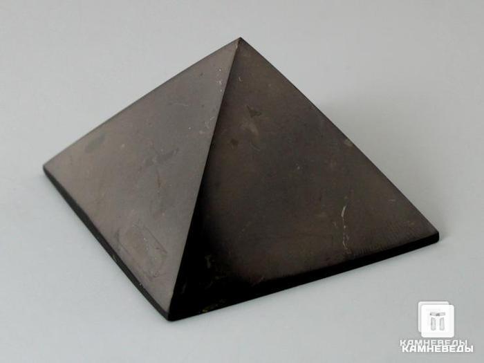 Пирамида из шунгита, полированная 4х4 см, 20-44/8, фото 1