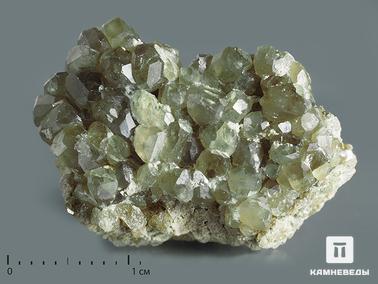 Демантоид (зелёный андрадит), Андрадит, Гранат. Демантоид, кристаллы на породе 4,2х2,7х1,8 см