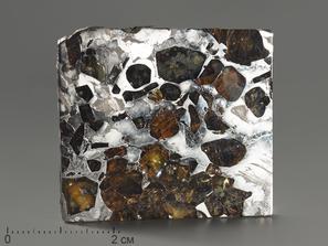 Метеориты, Оливин. Метеорит «Сеймчан» с оливином, пластина 4,2х3,8х0,3 см (24,2 г)