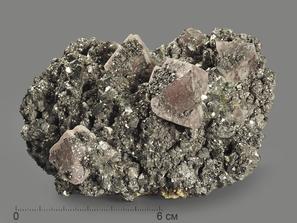 Флюорит, Арсенопирит. Кристаллы розового флюорита на арсенопирите, 11х8,4х5,9 см