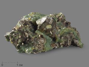 Клинохризотил, Пирит. Пирит в клинохризотиле, 5,4х3,9х2,3 см