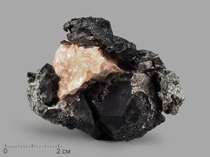 Шпинель, Кальцит, Диопсид. Шпинель чёрная кристаллы с кальцитом и диопсидом, 6,5х5х4 см