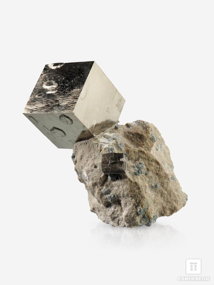 Пирит, кубический кристалл на породе 5,4х4,1 см, 27026, фото 1