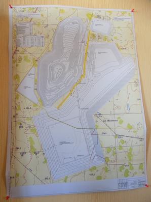 Топографический план Михеевского месторождения. Фото сделано в геологическом отделе Михеевского ГОК