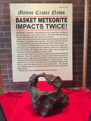 Метеориты. Basket Meteorite - фрагмент метеорита Canyon Dyablo. Вес данного фрагмента 22 кг, находится в музее рядом с Аризонским кратером.