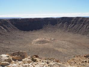 Аризонский кратер (Meteor Crater), вид с северного борта кратера