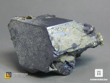 Галенит. Галенит, кристалл 4,9x3,6x3,4 см