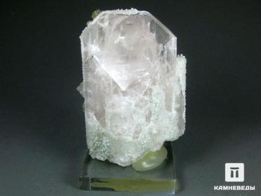 Данбурит. Данбурит, кристалл 6,3х4,7х3 см