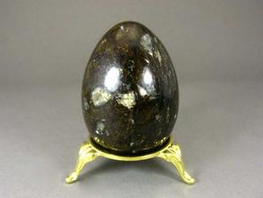 Лобановит. Яйцо из магнезиоастрофиллита, 6,4х4,6 см