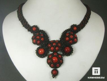 Кораллы. Ожерелье-подвеска из коралла
