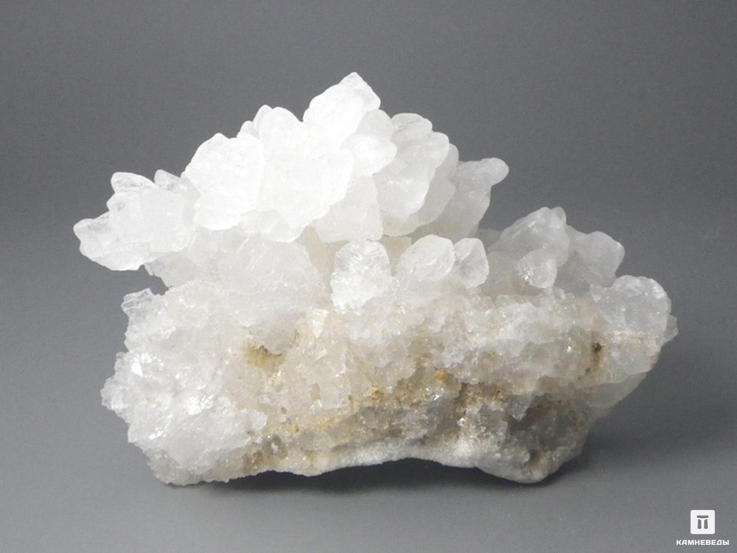 Природная минеральная соль. Галит каменная соль. Галит минерал в природе. Каменная соль полезное ископаемое. Поваренная соль Горная порода.