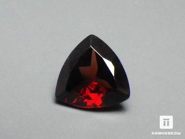Гранат. Гранат, огранка 6х6х3 мм (0,88 ct)