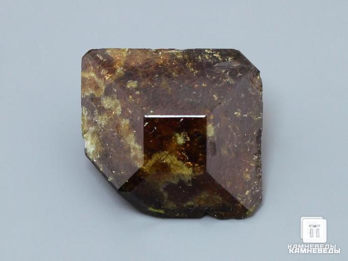 Везувиан, кристалл 2,2х2,1х1,2 см, 10-334/11, фото 1
