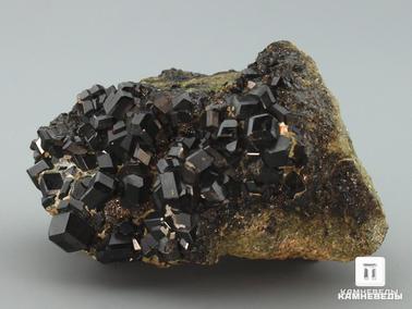 Андрадит, Гранат, Меланит (чёрный гранат). Андрадит (меланит), 8,4х5х4,6 см