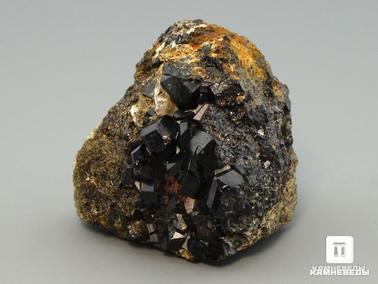 Андрадит, Меланит (чёрный гранат), Гранат. Андрадит (меланит), 4х3,6х3,6 см