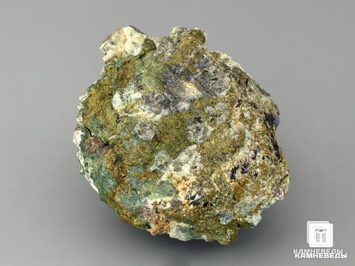 Лобановит с дельхайелитом и цирсиналитом, 8,5х6,9х5 см, 10-377/1, фото 1