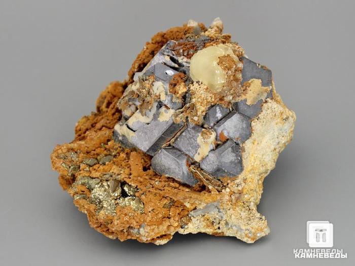 Галенит с пиритом, кальцитом и лимонитом, 9,3х8,2х5,4 см, 10-102/22, фото 2