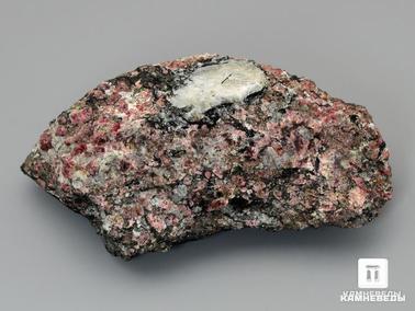 Эвдиалит. Эвдиалит, 12,2х7х4,3 см
