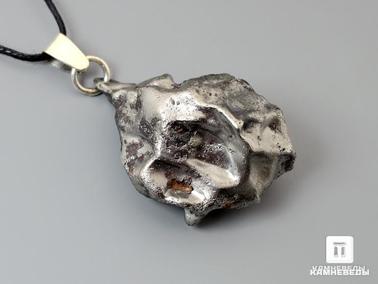 Метеориты. Кулон из метеорита Сихотэ-Алинь, индивидуал 3,8х2,7х2 см