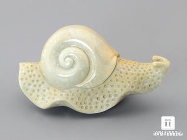 Халцедон. Улитка из халцедона, 5,8х3,1х2,7 см