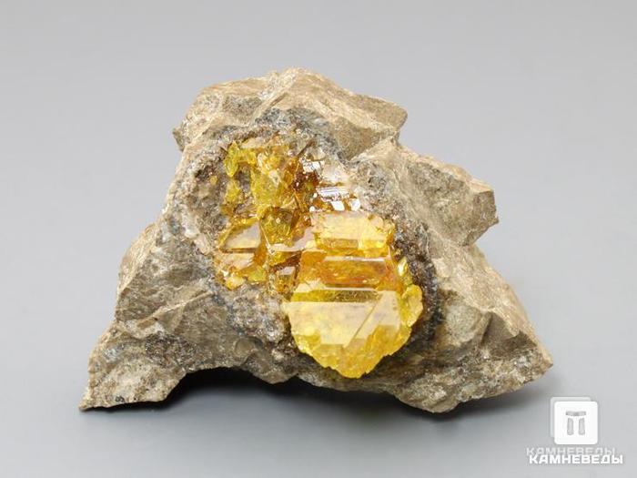Сера самородная на породе, 6,3х4,9х3,3 см, 10-6/20, фото 1