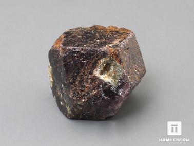 Альмандин, Гранат. Альмандин (гранат), кристалл 2-3 см