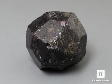 Альмандин, Гранат. Альмандин (гранат), кристалл 3,5х3 см