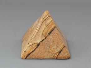 Пирамида из песочной яшмы, 5х5х3,5 см