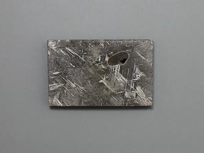 Метеориты, Троилит. Метеорит Taza (NWA 859) с троилитом, 2,5х1,6х0,2 см