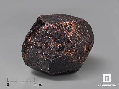 Гранат, Альмандин. Альмандин (гранат), кристалл 5,3х5х4 см