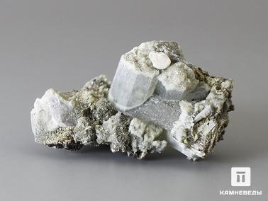 Натролит, Манганнептунит (манганонептунит). Натролит с манганонептунитом, 3-5,5 см