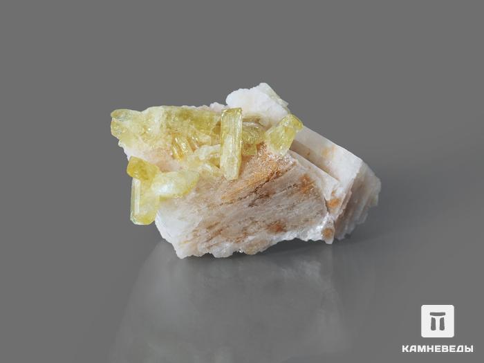 Бразилианит на альбите, 5х2,8х2,8 см, 10-246/2, фото 3
