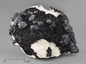 Флюорит с шерлом на микроклине, 11х8,6х8 см