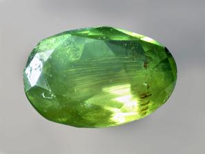 Демантоид (зелёный андрадит). Демантоид, огранка 4х3х1,5 мм (0,15 ct)