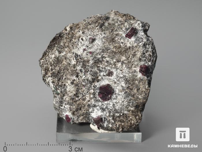 Кристаллы корунда красного в кристаллическом сланце, 5,6х5,5х4 см, 1503, фото 1
