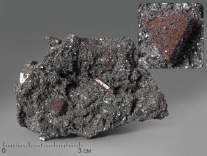 Зуниит, Гематит. Зуниит на гематите, 6,1х4,2х2,1 см