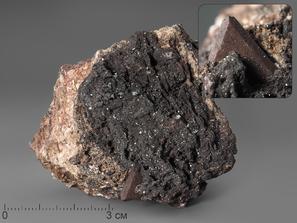 Зуниит, Гематит. Зуниит на гематите, 5,8х5,6х3,3 см