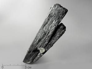 Ильваит, сросток кристаллов 7,5-8,5 см