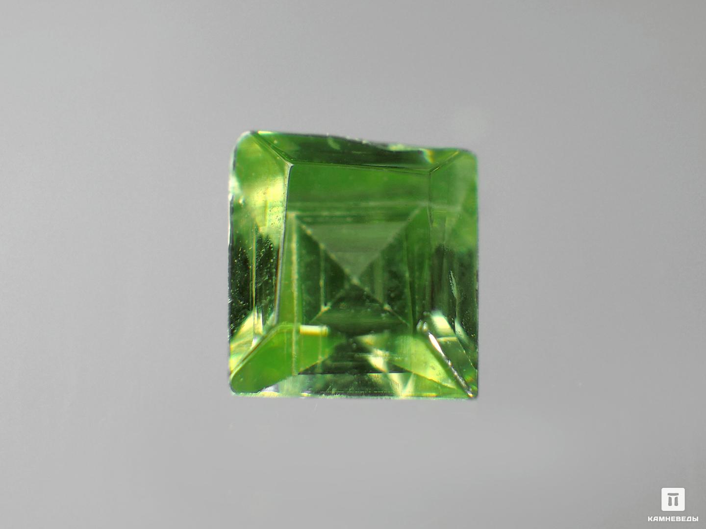 Хризолит (оливин), огранка 4х4х2 мм (0,6 ct) пирамида из магнезита 4х4х2 7 см