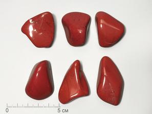 Яшма красная, крупная галтовка 3,5-5 см (25-30 г)
