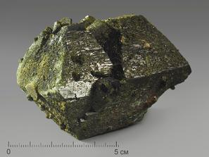 Эпидот. Эпидот, кристалл 7,4х5,7х5,4 см