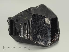 Дравит (турмалин), Турмалин. Дравит (турмалин), кристалл 4,4х3,6х3,4 см