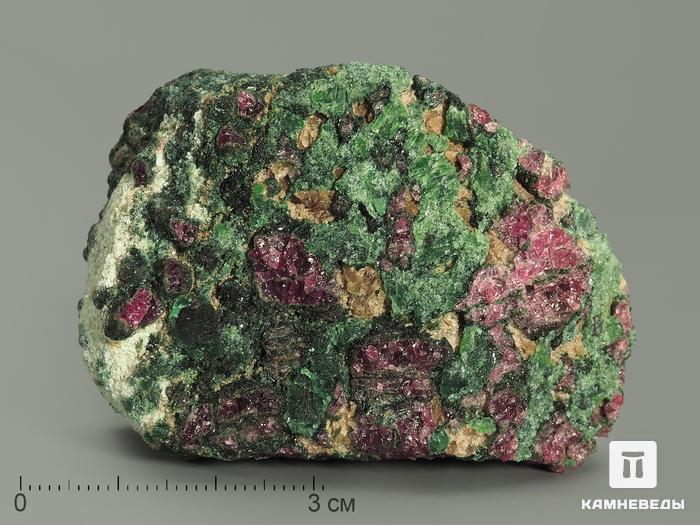 Пироп (гранат) с хромдиопсидом, 6х4,3х2,8 см, 5813, фото 1