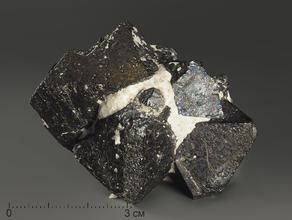 Магнетит, кристалл 5-6 см