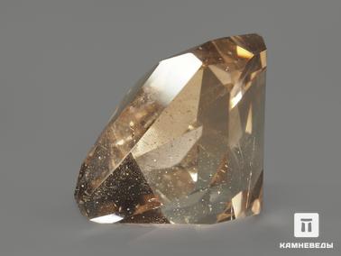Топаз. Топаз, огранка 2,2х2,2х1,5 см (42,2 ct)
