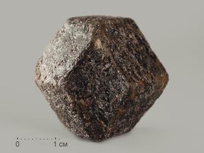 Гранат (альмандин), кристалл 4-4,5 см