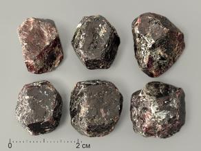 Гранат (альмандин), кристалл 1,5-2 см
