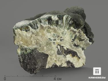Клинохлор, Серафинит, Магнетит. Клинохлор (серафинит) на магнетите, 6,7х5,9х5,3 см