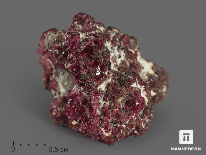 Кристаллы корунда красного в кристаллическом сланце, 1,8х1,4х1,2 см, 3258, фото 1