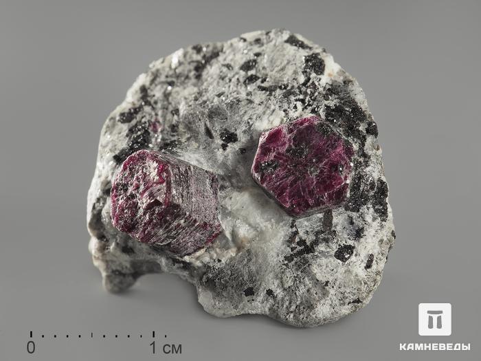 Корунд красный, кристаллы в кристаллическом сланце 2,5х2,2х1,5 см, 10-208/22, фото 1